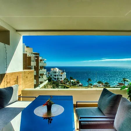 South Facing Sea Views Isea דירה *